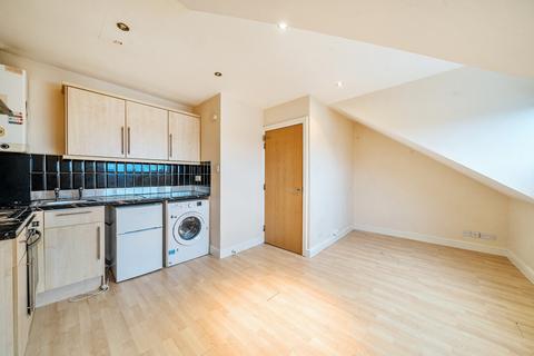 1 bedroom flat for sale, Irwin Approach, Halton, Leeds, LS15