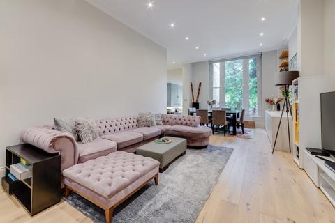 4 bedroom flat to rent, Connaught House, Clifton Gardens, London