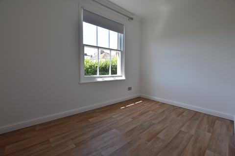 2 bedroom flat to rent, Vernon House, 20 Wood Street, Ryde