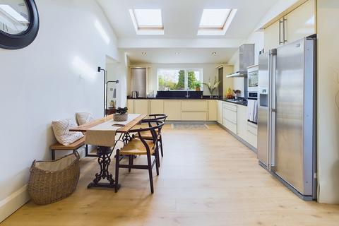 4 bedroom detached house for sale, West Drive, Mickleover, Derby, Derbyshire, DE3 0EX