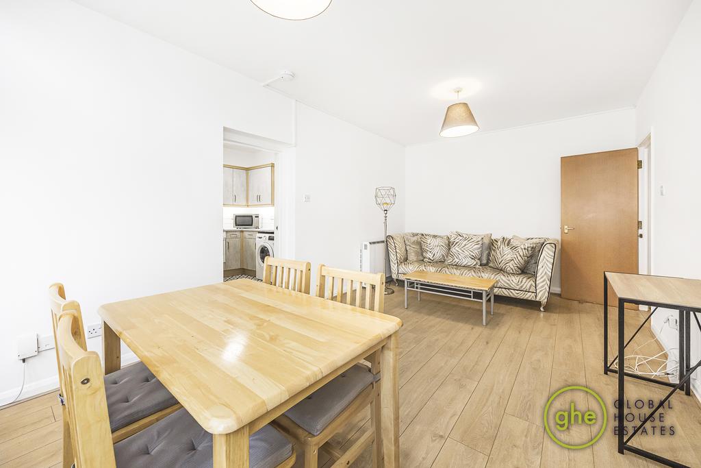 119 Newington Causeway, Elephant and... 2 bed flat to rent £2,652 pcm