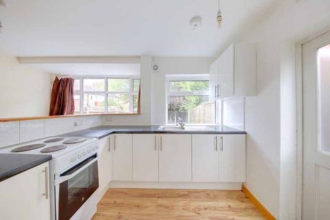 4 bedroom terraced house to rent, The Bittoms, KT1