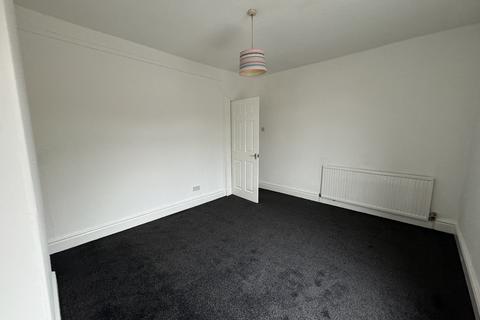 2 bedroom end of terrace house to rent, Hawes Side Lane, Blackpool FY4