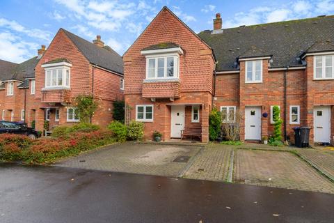 3 bedroom end of terrace house for sale, St. Martins Mews, Woking GU22