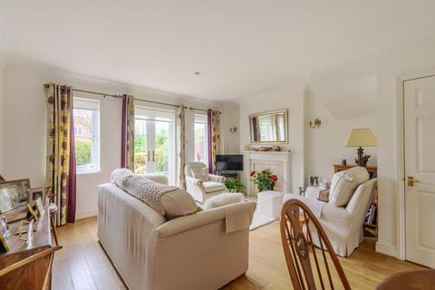 3 bedroom end of terrace house for sale, St. Martins Mews, Woking GU22