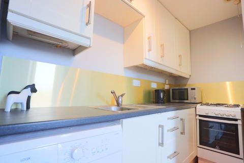 2 bedroom flat to rent, Iona Street, Leith, Edinburgh, EH6