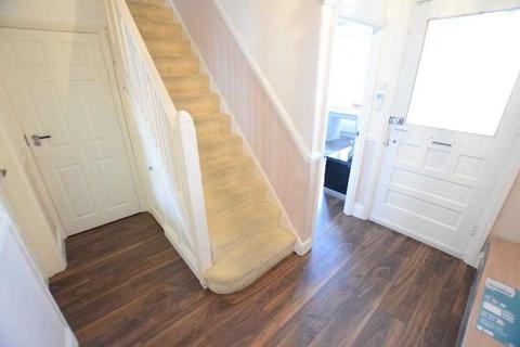 4 bedroom terraced house to rent, Fairlop Road, Ilford