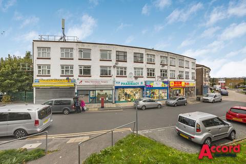 2 bedroom flat for sale, Eastern Avenue East, Romford, RM1