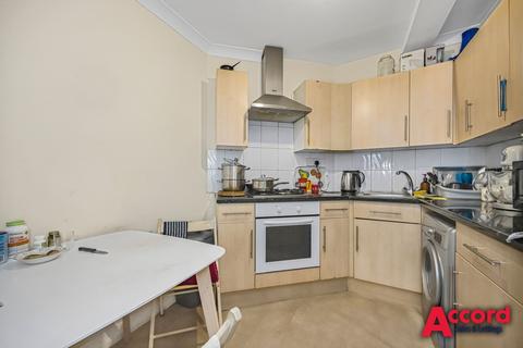 2 bedroom flat for sale, Eastern Avenue East, Romford, RM1