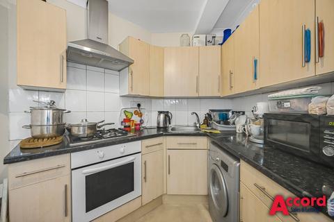 2 bedroom flat for sale, Eastern Avenue East, Romford, RM1