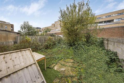 16 North Drive, Hounslow, TW3 1PX