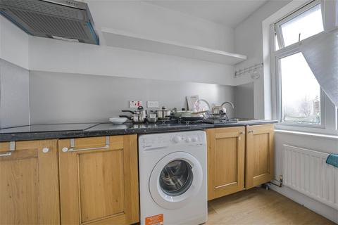 16 North Drive, Hounslow, TW3 1PX