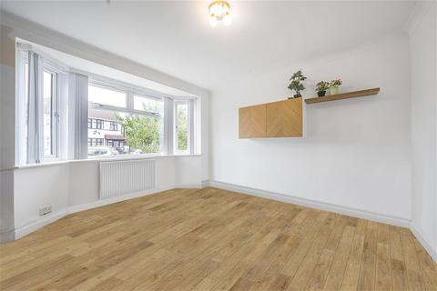16 North Drive, Hounslow, TW3 1PX