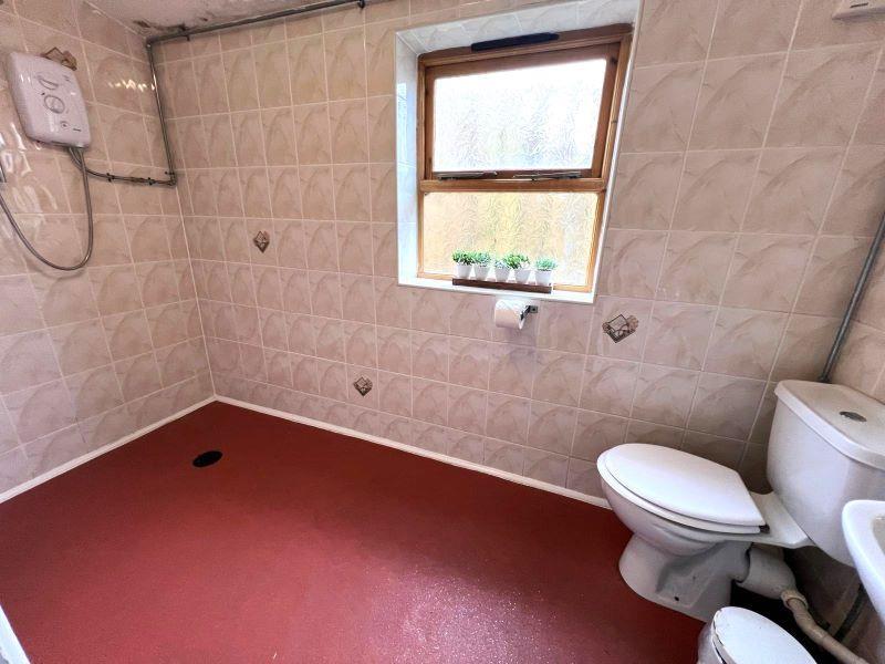 Shower Room.jpg