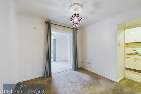 120 Jerounds, Harlow, CM19 4HQ
