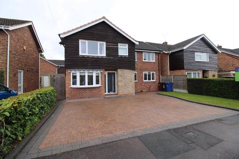 5 bedroom house to rent, Meadow Rise, Barton-under-Needwood DE13