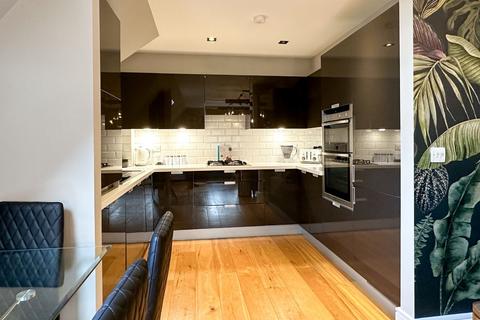 2 bedroom flat for sale, The Galleries, Brentwood