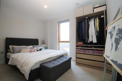 1 bedroom flat for sale, Kings Arms Court, East Acton Lane, W3