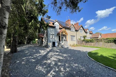 3 bedroom end of terrace house to rent, Beautifully Renovated Cottage in Desirable Hamlet