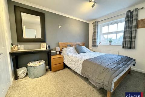 19 Broad Leys Road, Barnwood, Gloucester, GL4 3YW