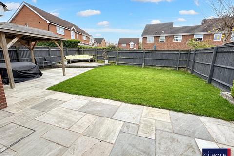 19 Broad Leys Road, Barnwood, Gloucester, GL4 3YW