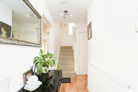 5 bedroom end of terrace house for sale, Truscott Avenue, Swindon, Wiltshire, SN25