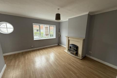 2 bedroom end of terrace house to rent, Neath Road, Walsall