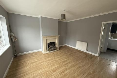 2 bedroom end of terrace house to rent, Neath Road, Walsall