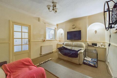 2 bedroom terraced house for sale, St Johns Walk, Bridlington