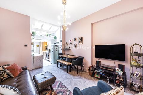 2 bedroom apartment to rent, Priory Road London N8