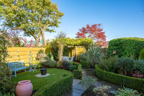 3 bedroom detached bungalow for sale, Kendal Close, Dunnington, York, YO19 5PG