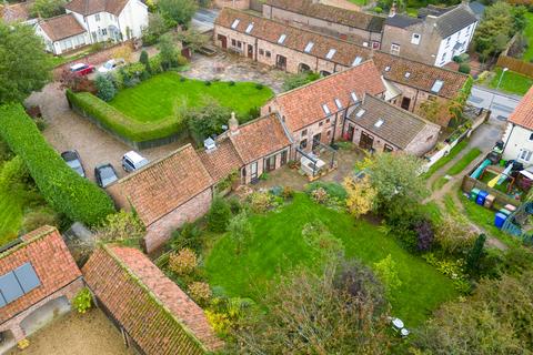 8 bedroom barn conversion for sale, Hornsea Road, Leven, HU17 5NJ