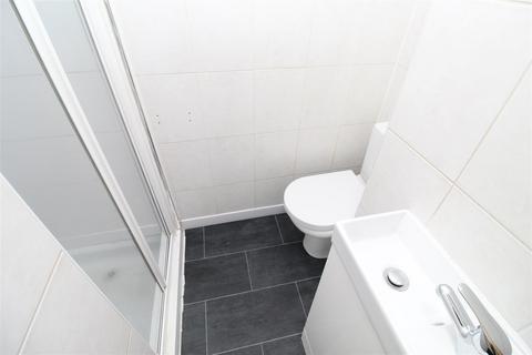 2 bedroom flat to rent, Pen-Y-Wain Road, Cardiff CF24