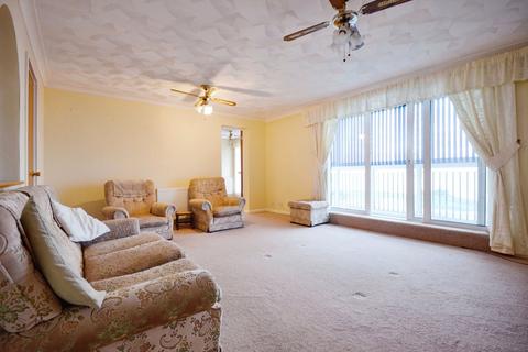 2 bedroom apartment for sale, Marine Parade West, Lee-on-the-Solent PO13