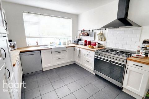 3 bedroom semi-detached house for sale, Glebe Close, Rayleigh