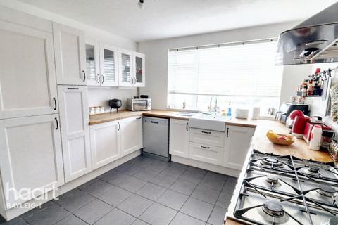 3 bedroom semi-detached house for sale, Glebe Close, Rayleigh