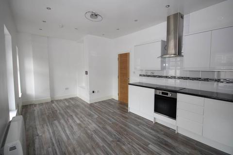 1 bedroom flat to rent, High Street, Blackwood NP12