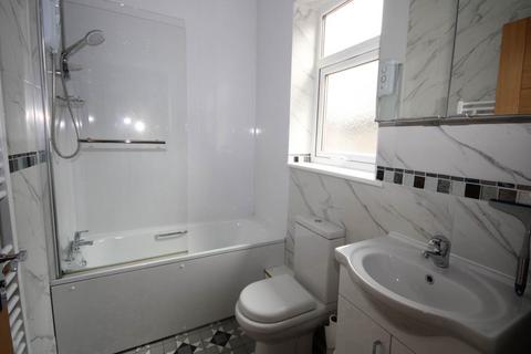 1 bedroom flat to rent, High Street, Blackwood NP12