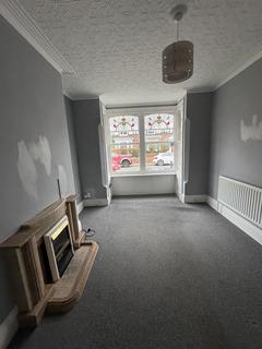 2 bedroom flat to rent, Bradford Avenue, Cleethorpes DN35