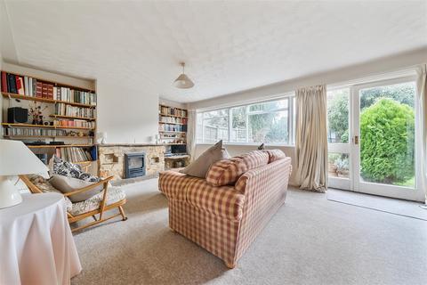 17 Brooklands, Headcorn, Ashford, TN27 9QS