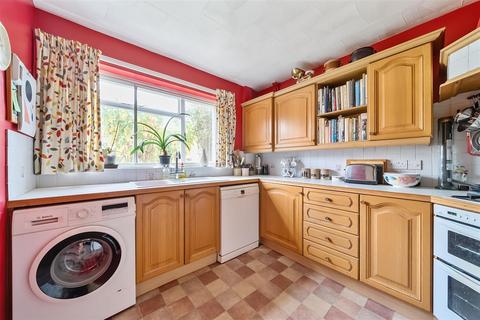 17 Brooklands, Headcorn, Ashford, TN27 9QS