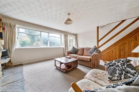 17 Brooklands, Headcorn, Ashford, TN27 9QS