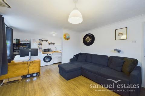 Studio for sale, Silbury Avenue, Mitcham, CR4