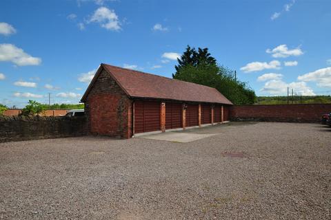 3 bedroom end of terrace house to rent, The Hop KilnMill End CourtCastle FroomeLedburyHerefordshire