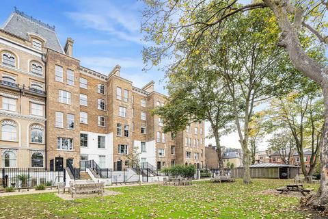 1 bedroom apartment for sale, Clapham Common North Side, London SW4