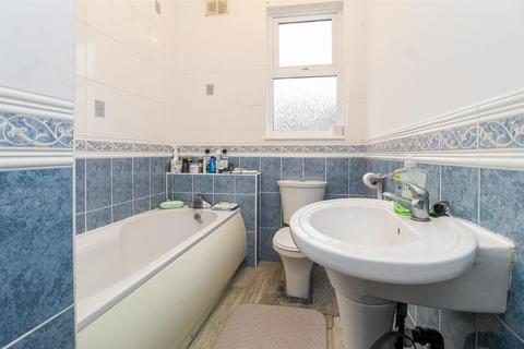 3 bedroom semi-detached house for sale, Woodbine Street, Ossett WF5