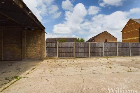 Garage to rent, Quainton Road, Waddesdon HP18