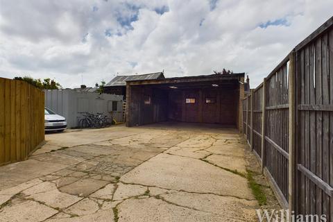 Garage to rent, Quainton Road, Waddesdon HP18