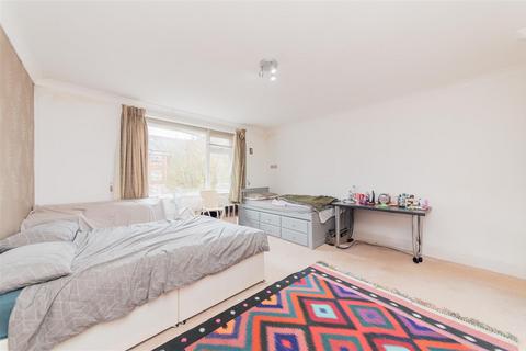 2 bedroom flat for sale, Tenterden Grove, London