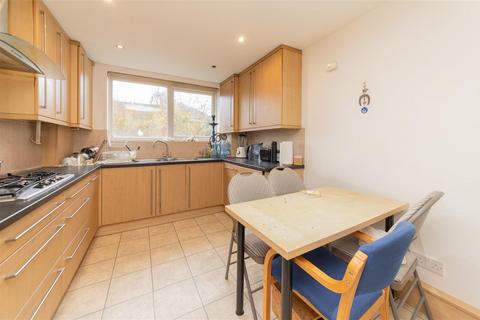 2 bedroom flat for sale, Tenterden Grove, London